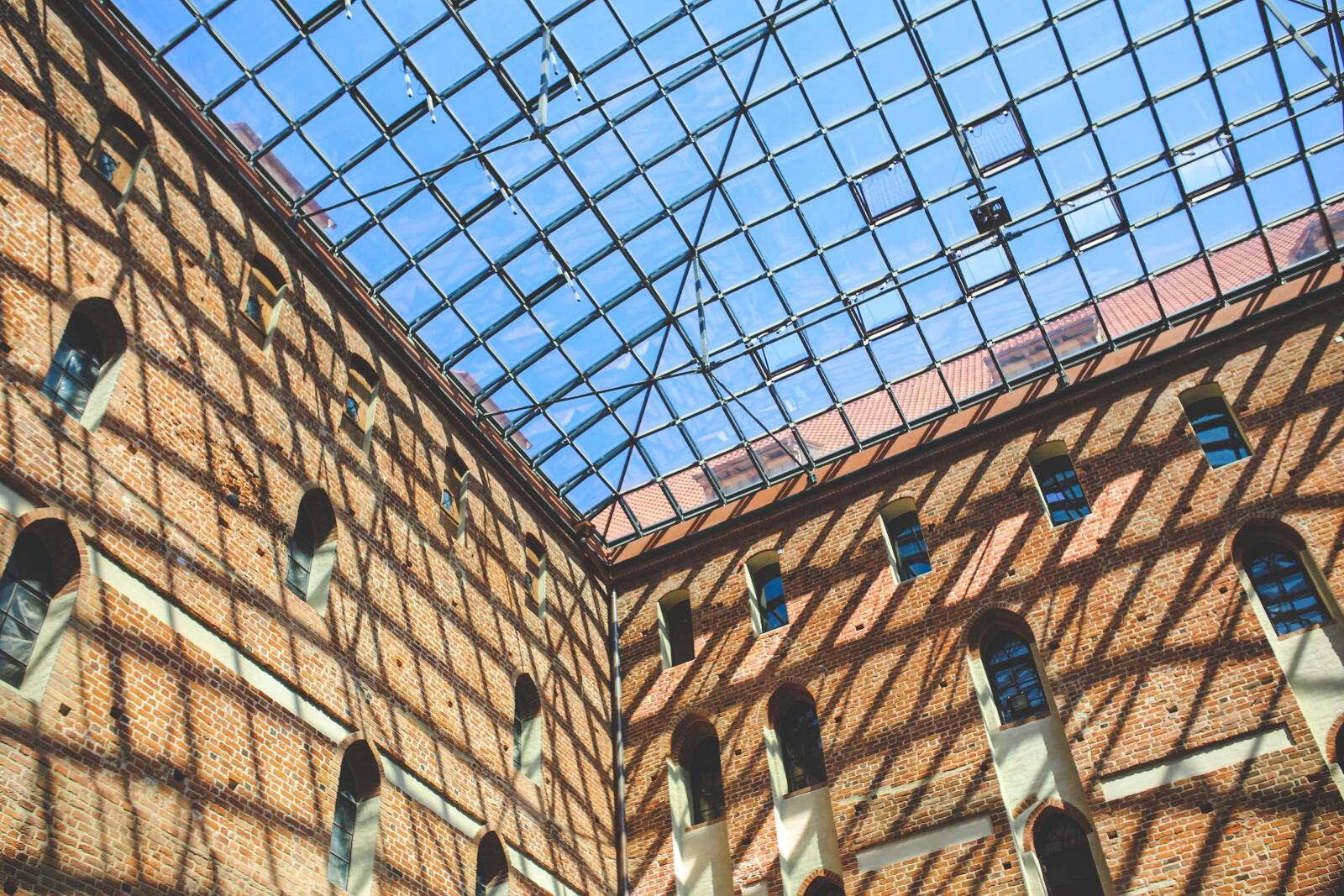 Canon EOS 6D + Sigma 35mm F1.4 DG HSM Art sample photo. Glass, roof, ii photography