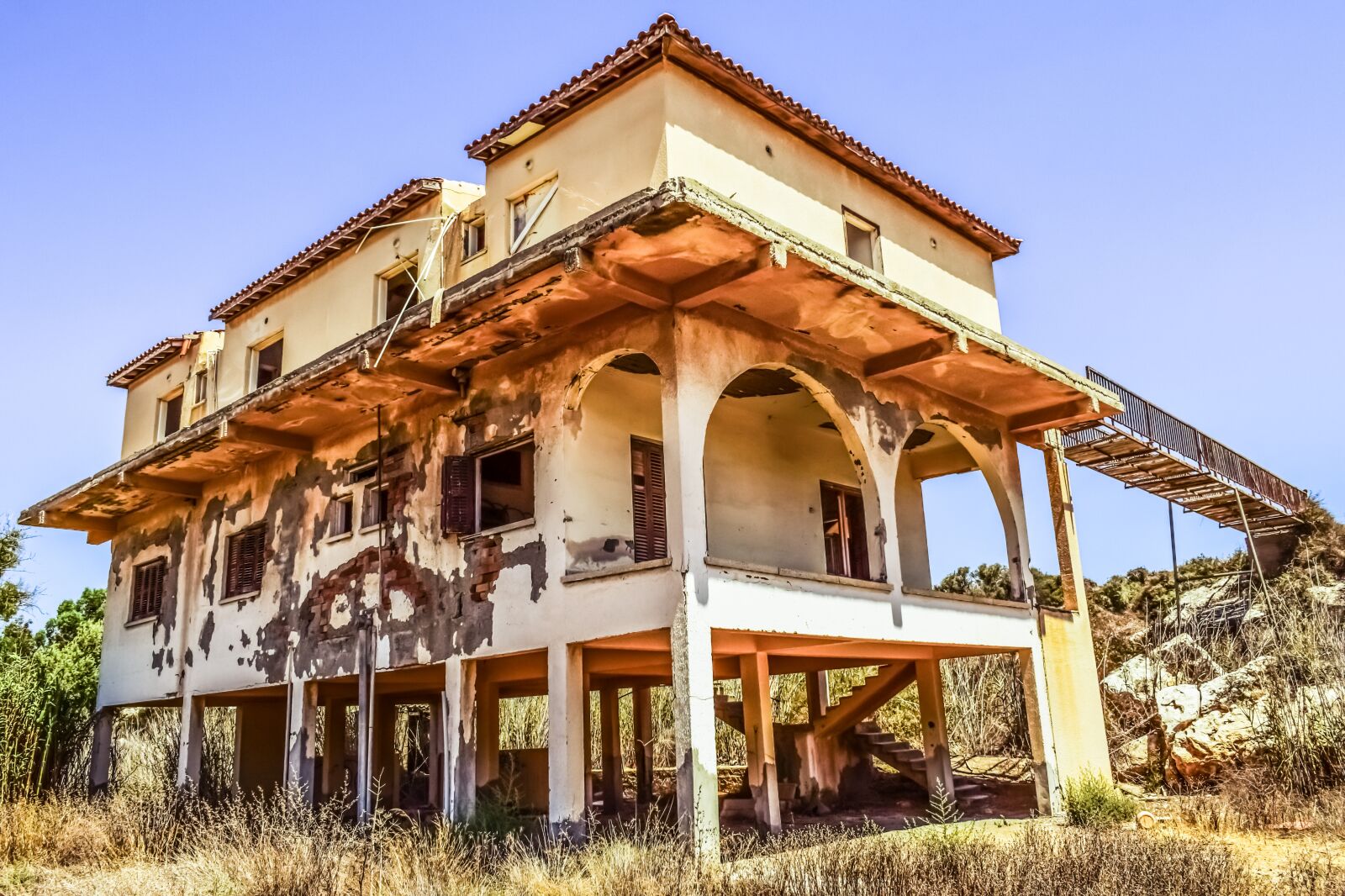 Nikon D3300 sample photo. House, destroyed, abandoned photography