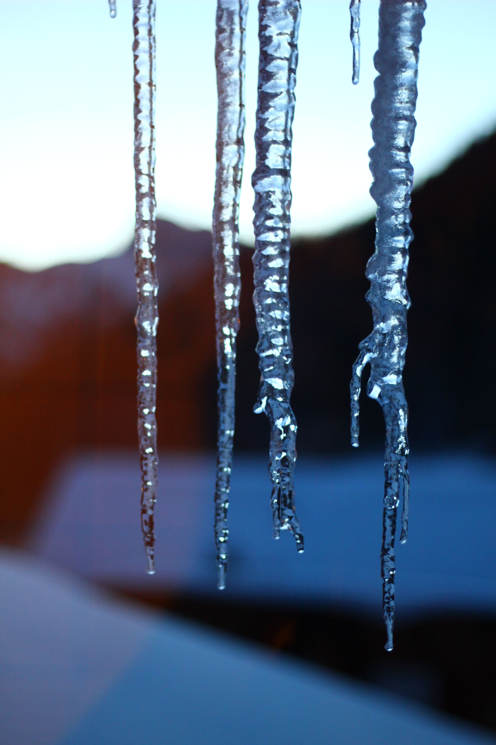 Canon EOS 1200D (EOS Rebel T5 / EOS Kiss X70 / EOS Hi) + Canon EF 50mm F1.8 STM sample photo. Cold, ice, icicle, icilcles photography