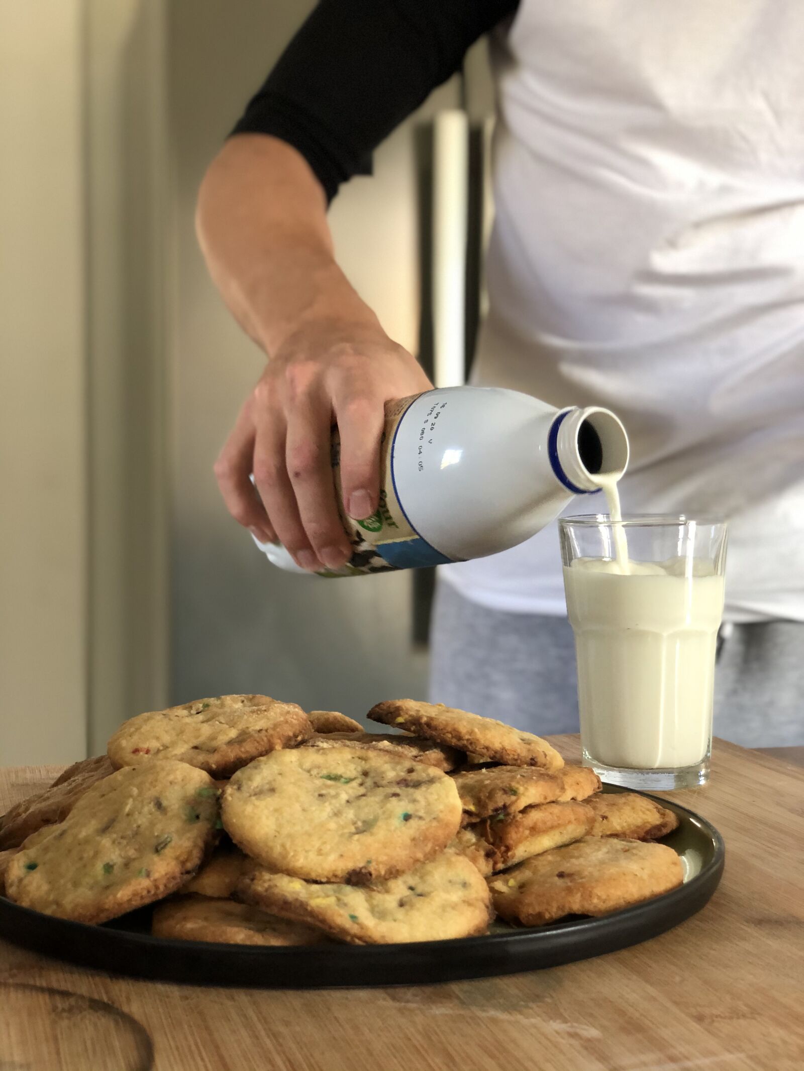 iPhone X back dual camera 6mm f/2.4 sample photo. Cooking, cookies, milk photography
