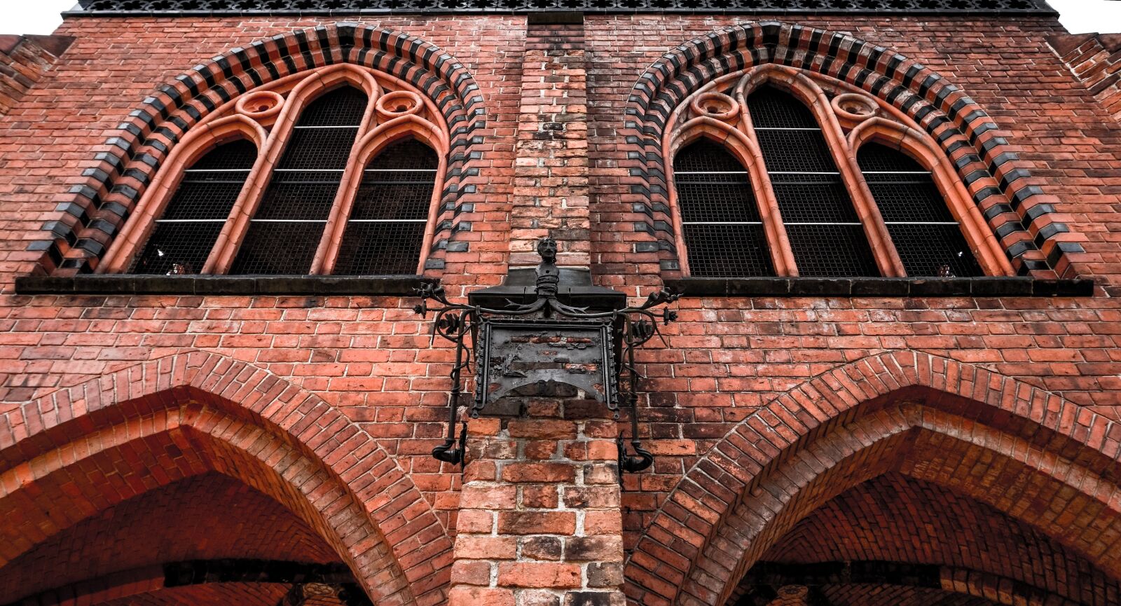 Sony Alpha a5000 (ILCE 5000) sample photo. Architecture, old, arch photography