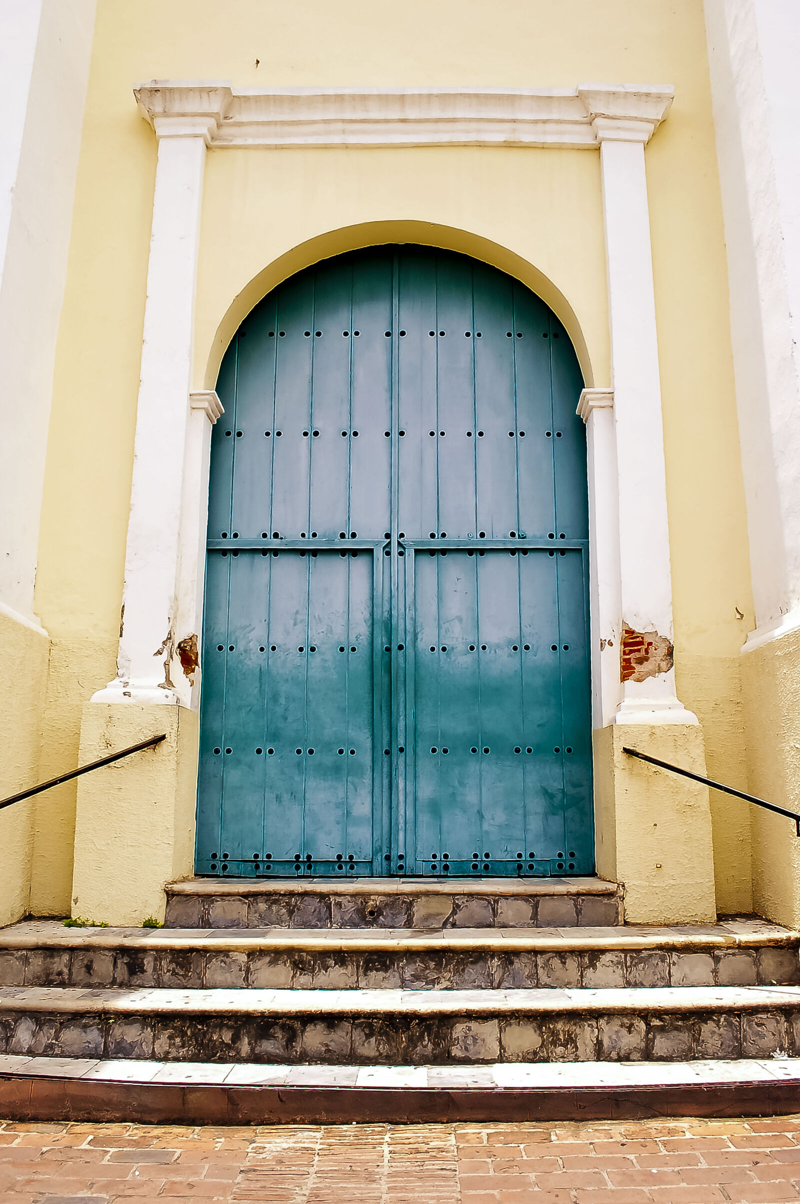 Nikon D40 sample photo. Church, door photography