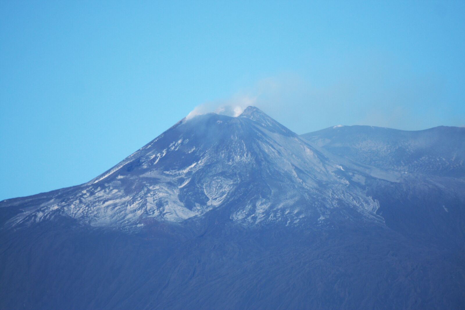 Canon EOS 350D (EOS Digital Rebel XT / EOS Kiss Digital N) sample photo. Crater, volcano, etna photography