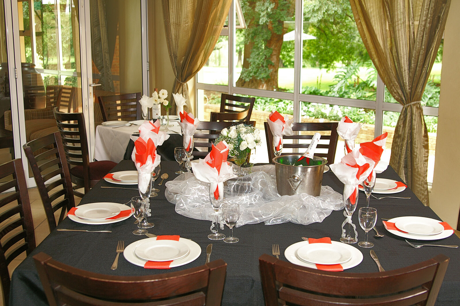 KONICA MINOLTA MAXXUM 7D sample photo. Wedding, table, setting photography