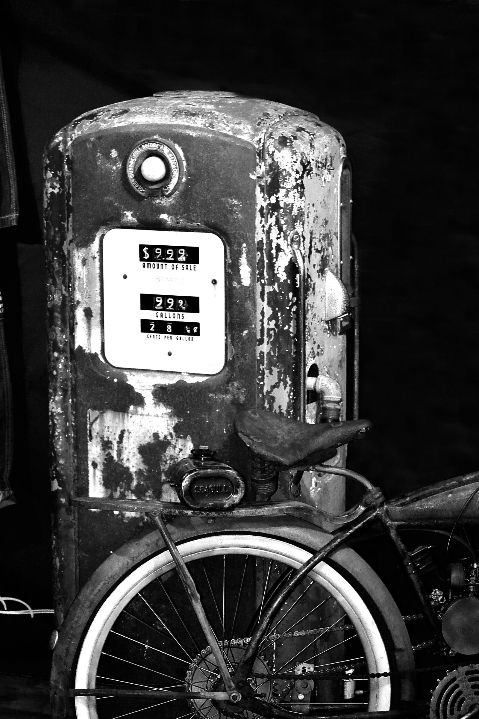 Nikon D3100 sample photo. Old, petrol, old gas photography