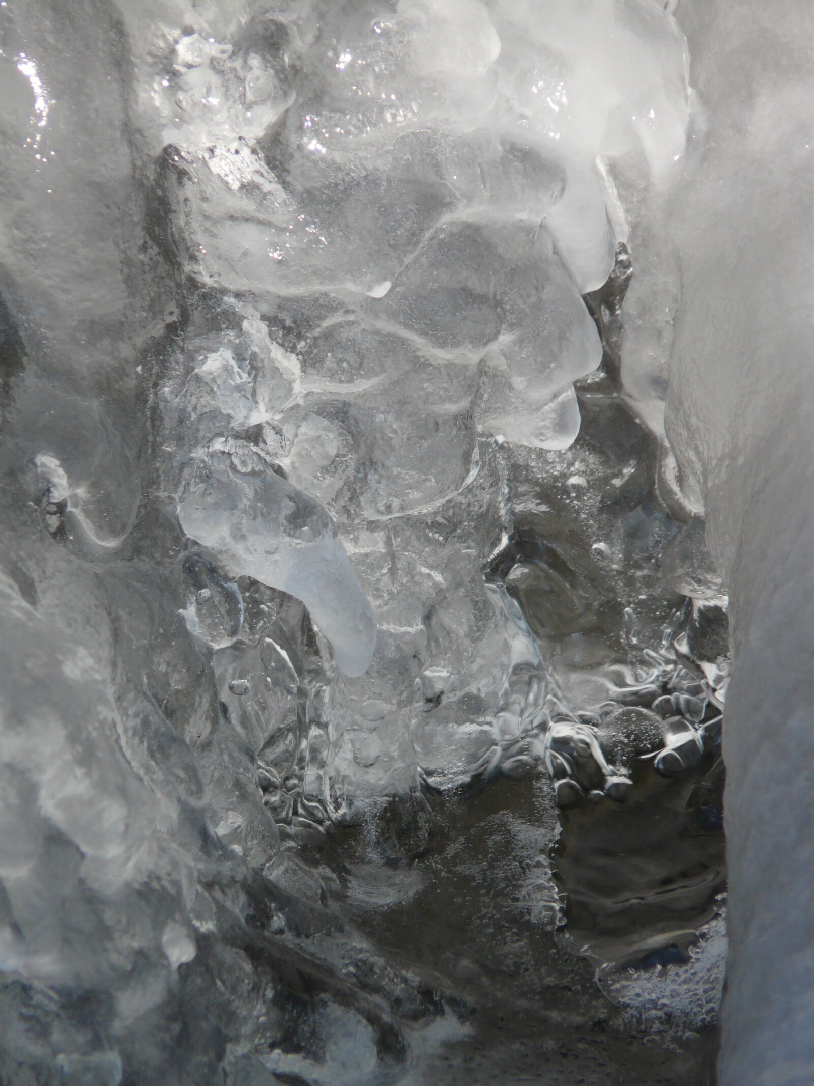 Panasonic DMC-FZ18 sample photo. Ice, icicle, frozen photography