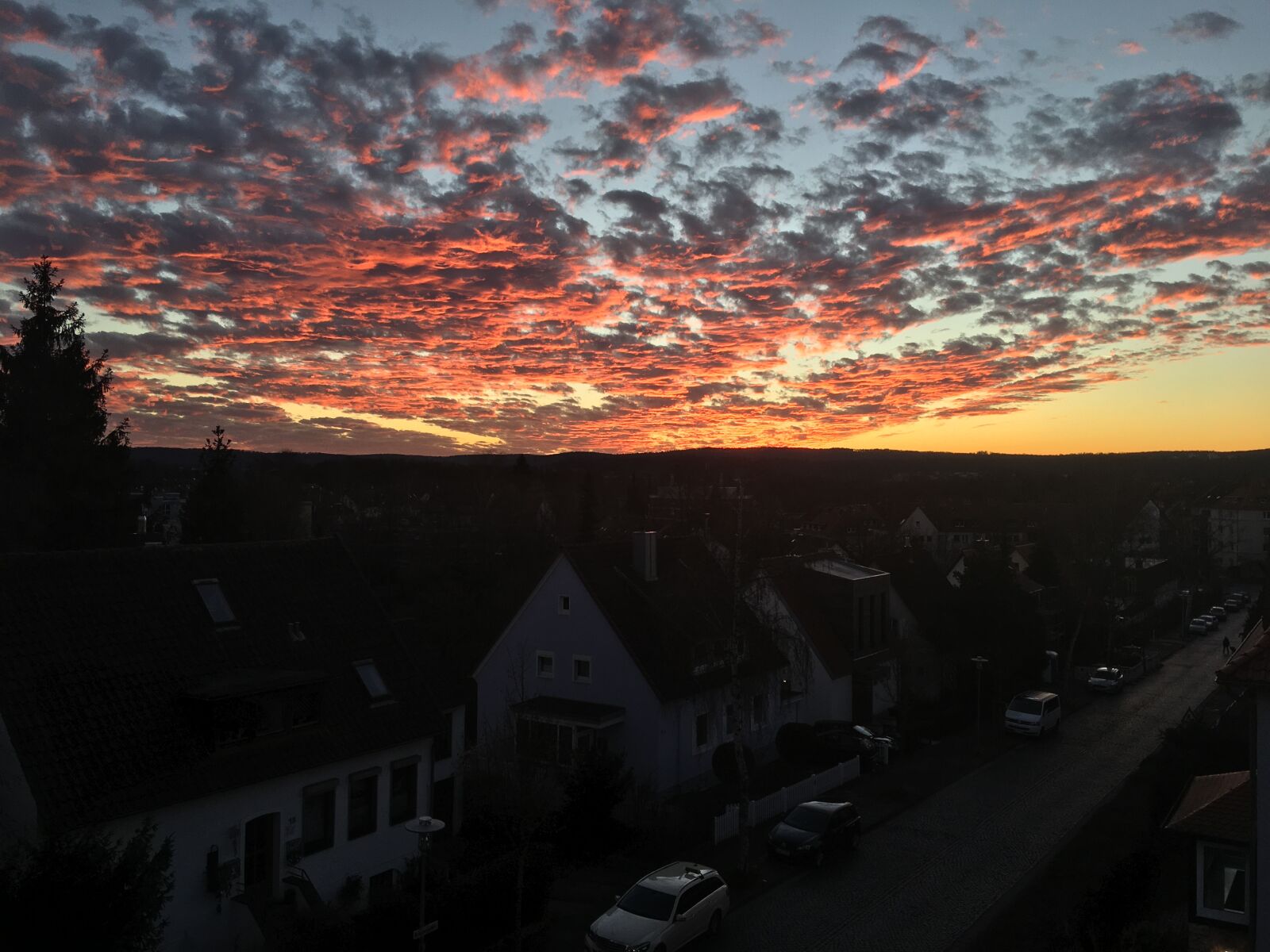iPhone 6s Plus back camera 4.15mm f/2.2 sample photo. Sunset, afterglow, clouds photography