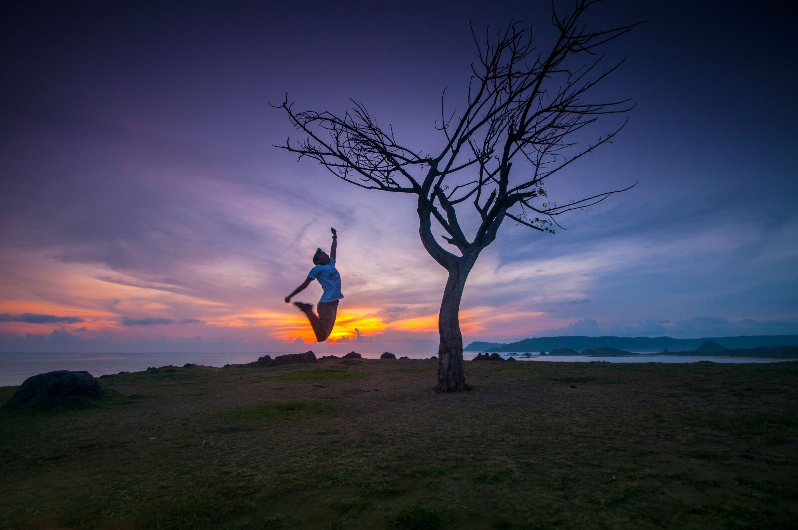 Nikon D300S sample photo. Woman, people, jump photography