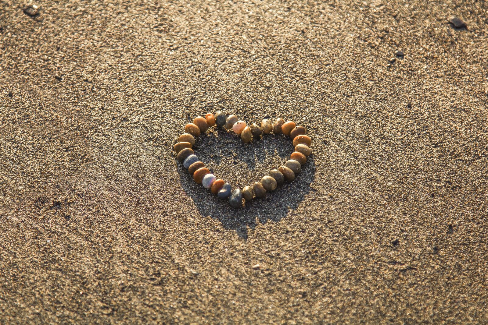 Canon EOS 60D sample photo. Heart, rhinestones, beach photography