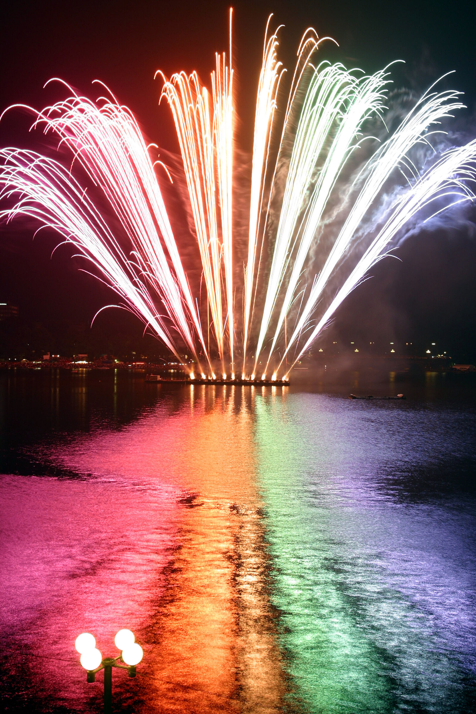 Canon EOS D60 sample photo. Firework photography