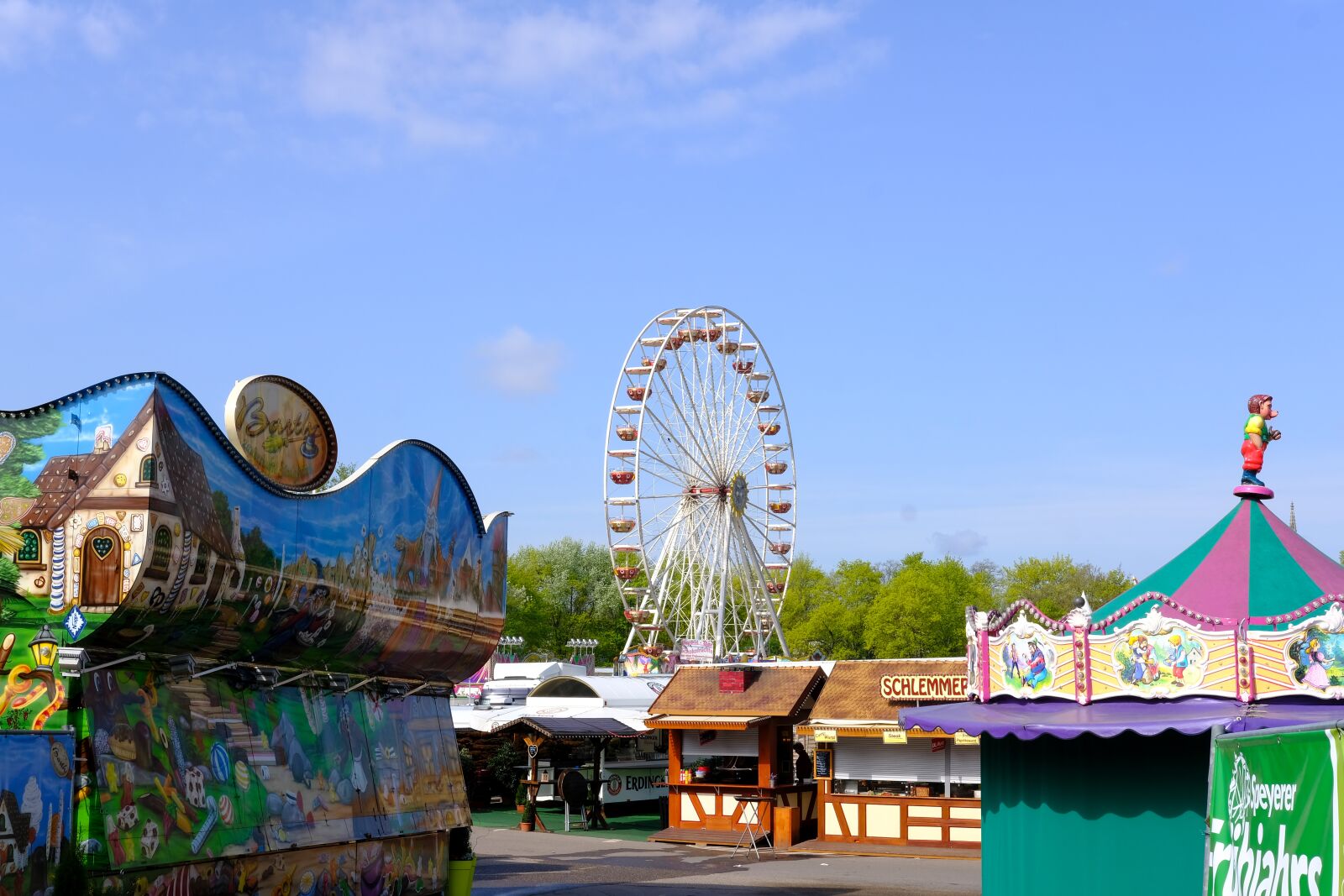 Fujifilm X-T2 + Fujifilm XF 35mm F2 R WR sample photo. Fairground, festival site, festival photography