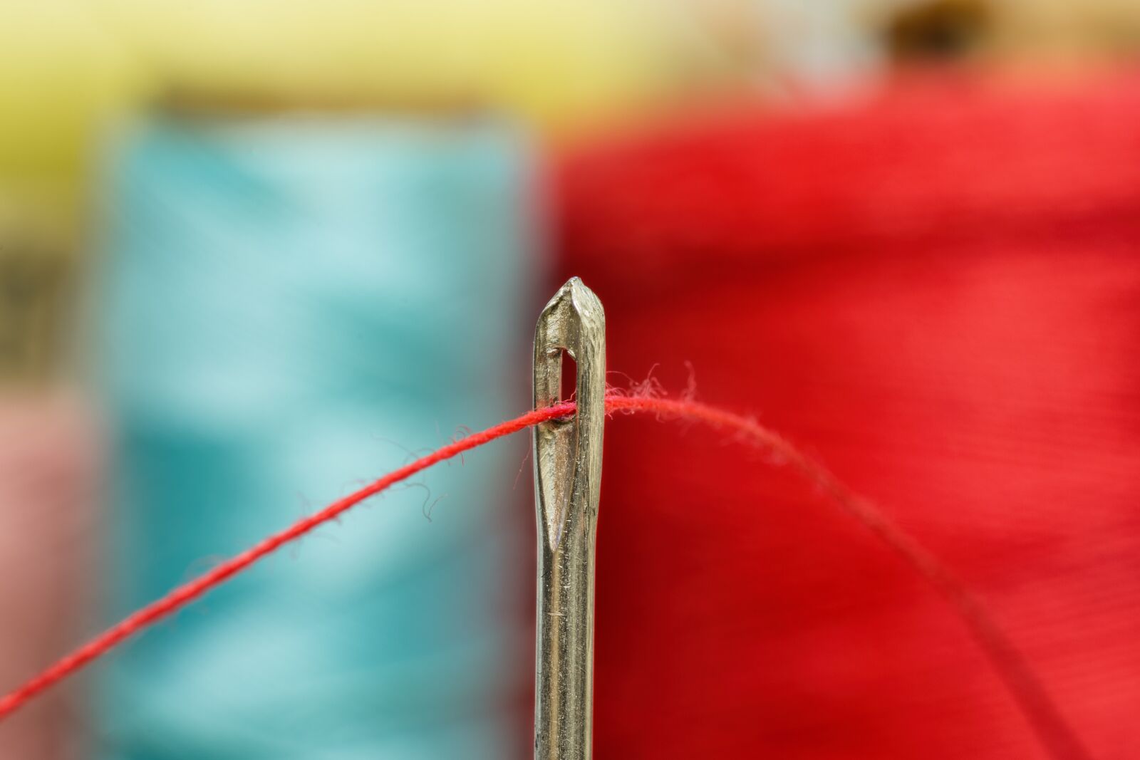 Pentax K-5 + Tamron SP AF 90mm F2.8 Di Macro sample photo. Needle, thread, sewing photography