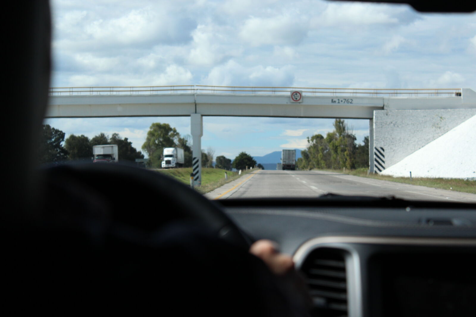 Canon EOS 1200D (EOS Rebel T5 / EOS Kiss X70 / EOS Hi) sample photo. High, highway, mexico, speedway photography
