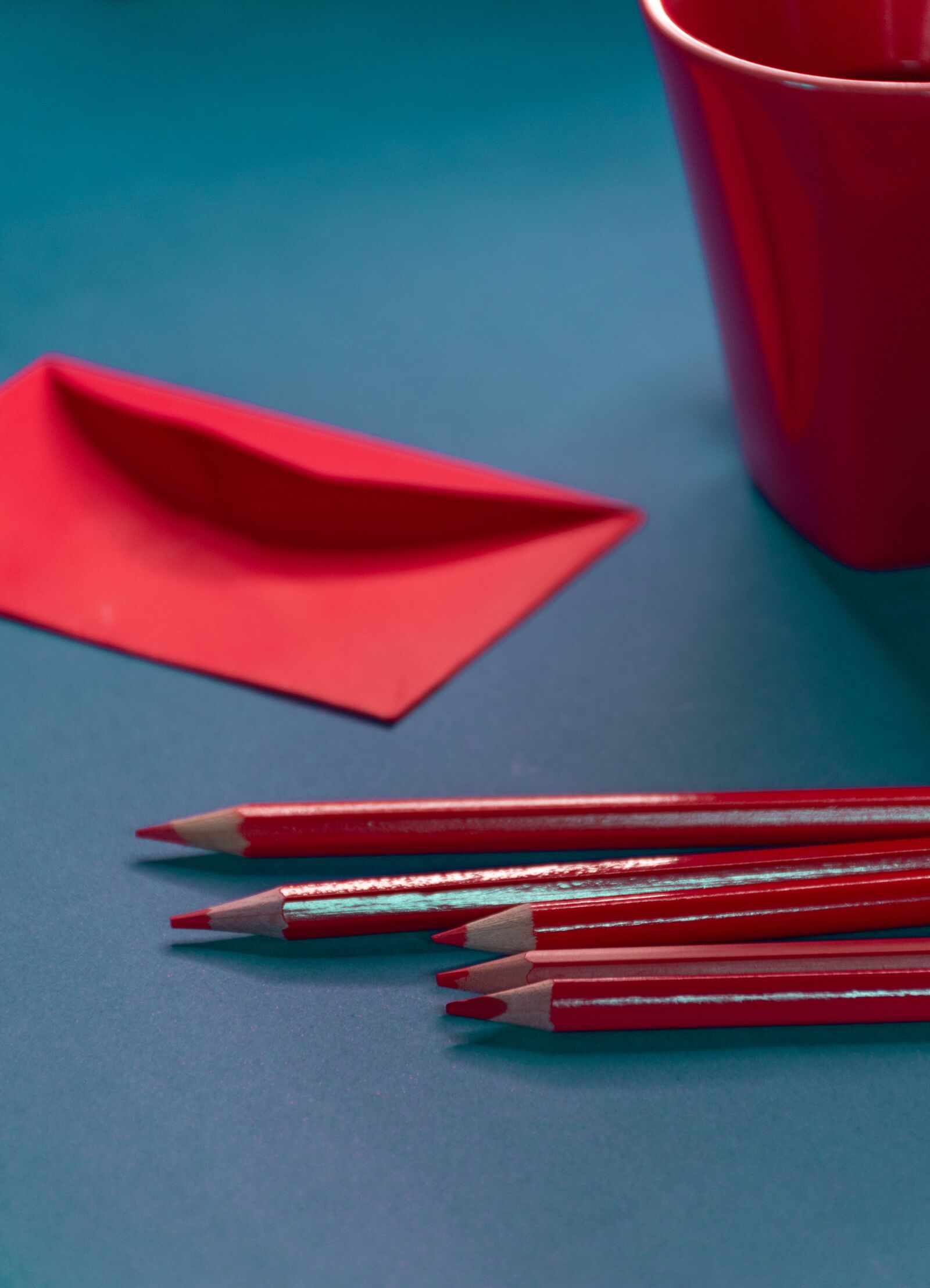 Nikon D7200 sample photo. Pencils, pink, purple photography
