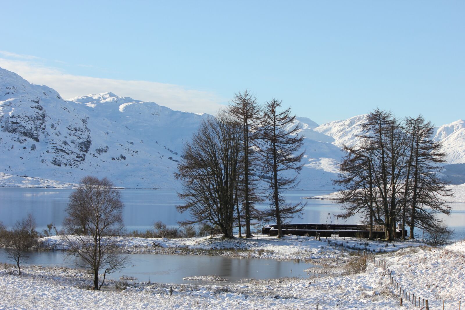 Canon EOS 550D (EOS Rebel T2i / EOS Kiss X4) sample photo. Scotland, loch, snow photography