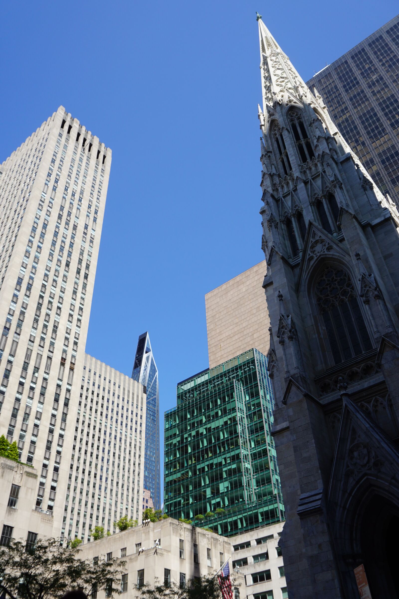 Sony E 16-50mm F3.5-5.6 PZ OSS sample photo. New york, building, manhattan photography
