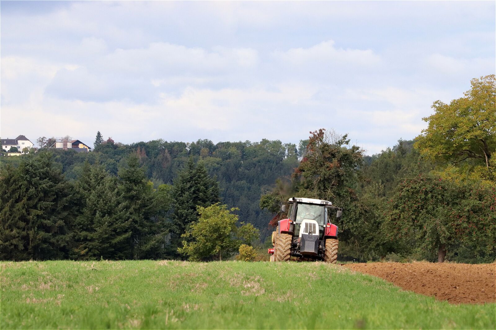 Canon EF 70-300 F4-5.6 IS II USM sample photo. Tractor, plow, field photography