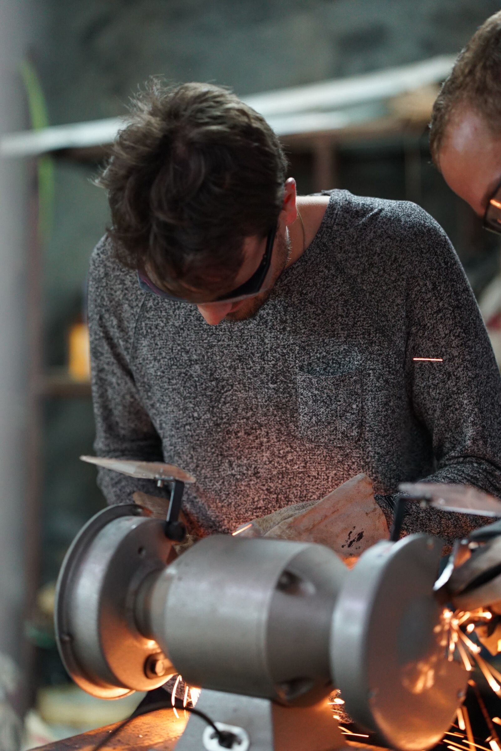 ZEISS Batis 85mm F1.8 sample photo. Grinding, work, tool photography