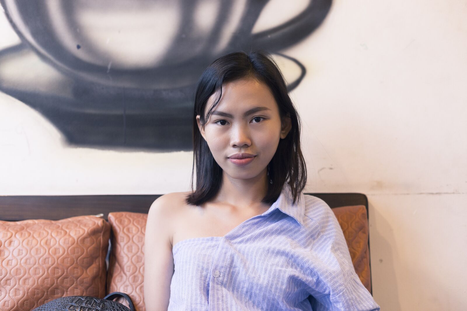 Canon EOS 6D + Canon EF 50mm F1.4 USM sample photo. Woman, young, indoors photography
