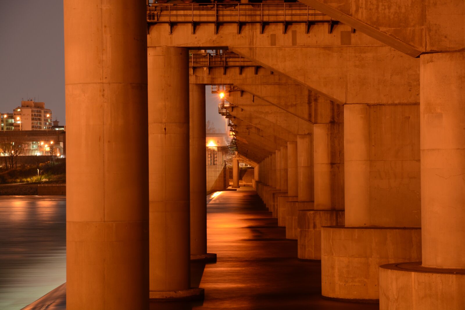 Nikon D7100 sample photo. Bridge, night view, chapter photography