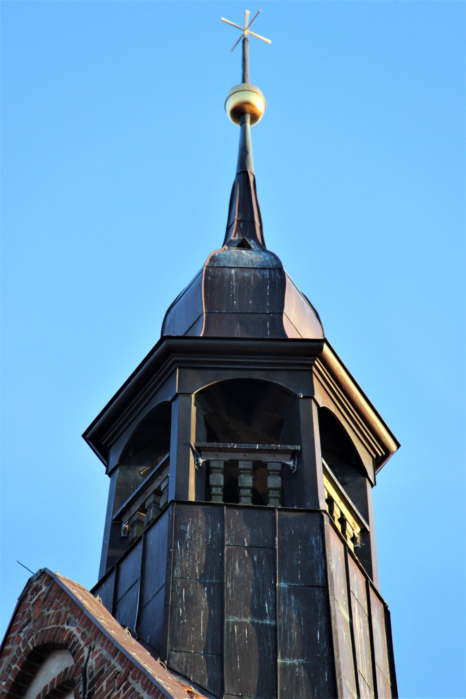 Canon EF-S 18-200mm F3.5-5.6 IS sample photo. Church, steeple, chapel photography