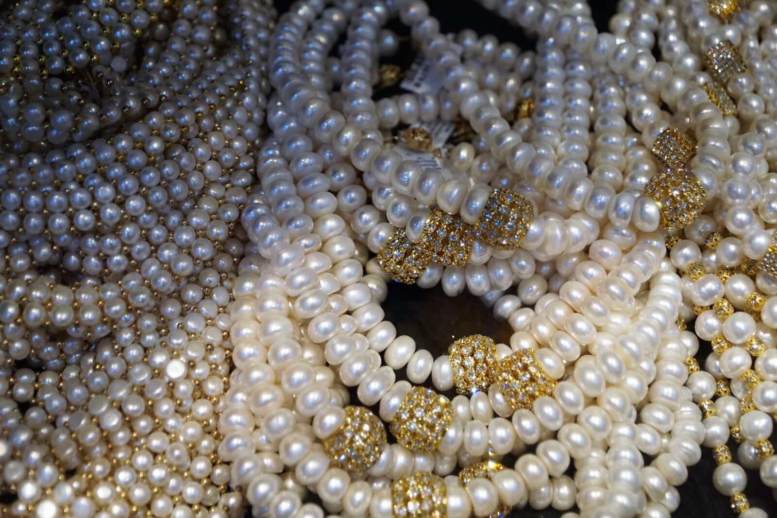 Sony ILCA-77M2 + Sony DT 16-50mm F2.8 SSM sample photo. Jewellery, background, gem photography