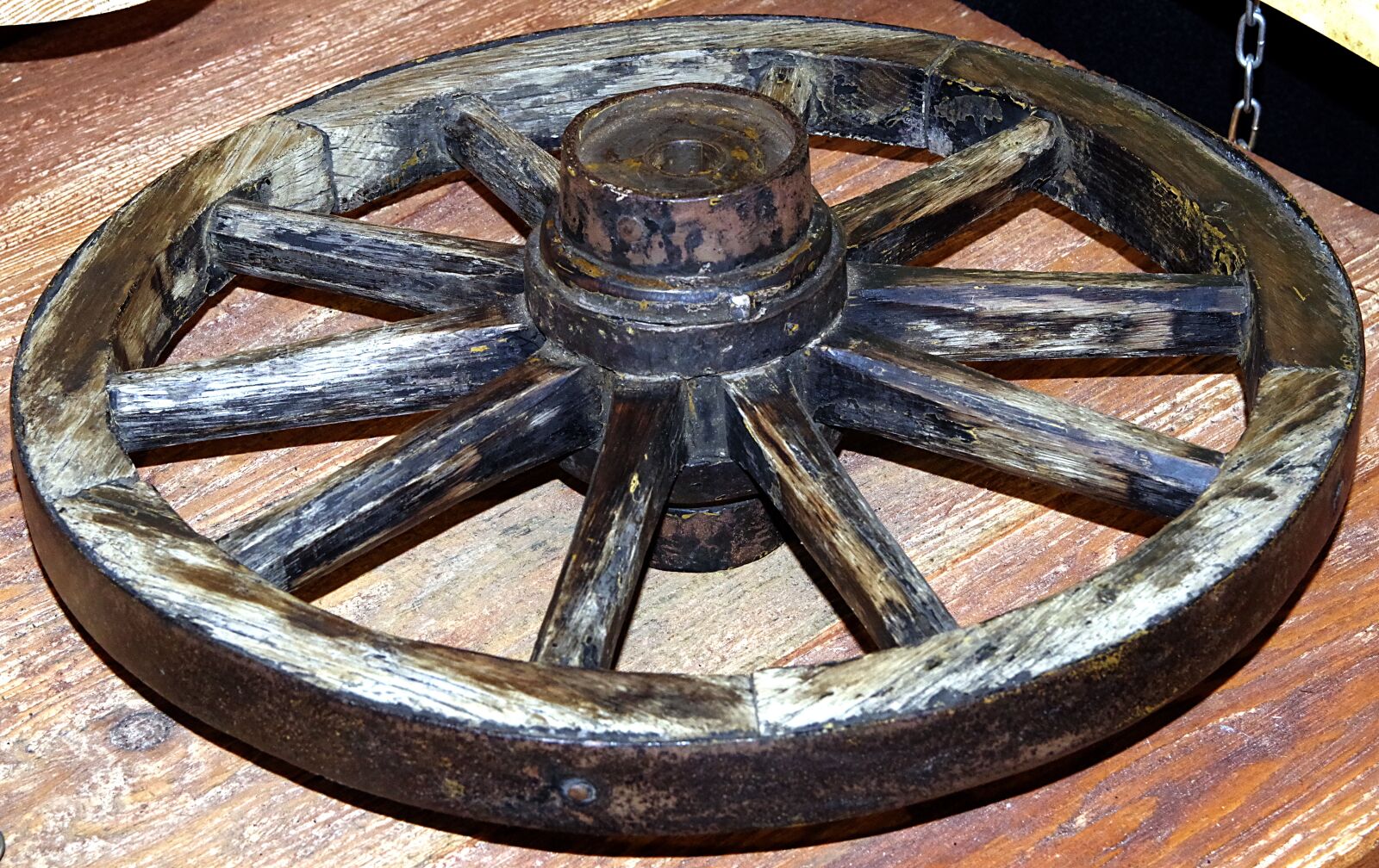 Pentax K-S2 sample photo. Wheel, car, wooden photography