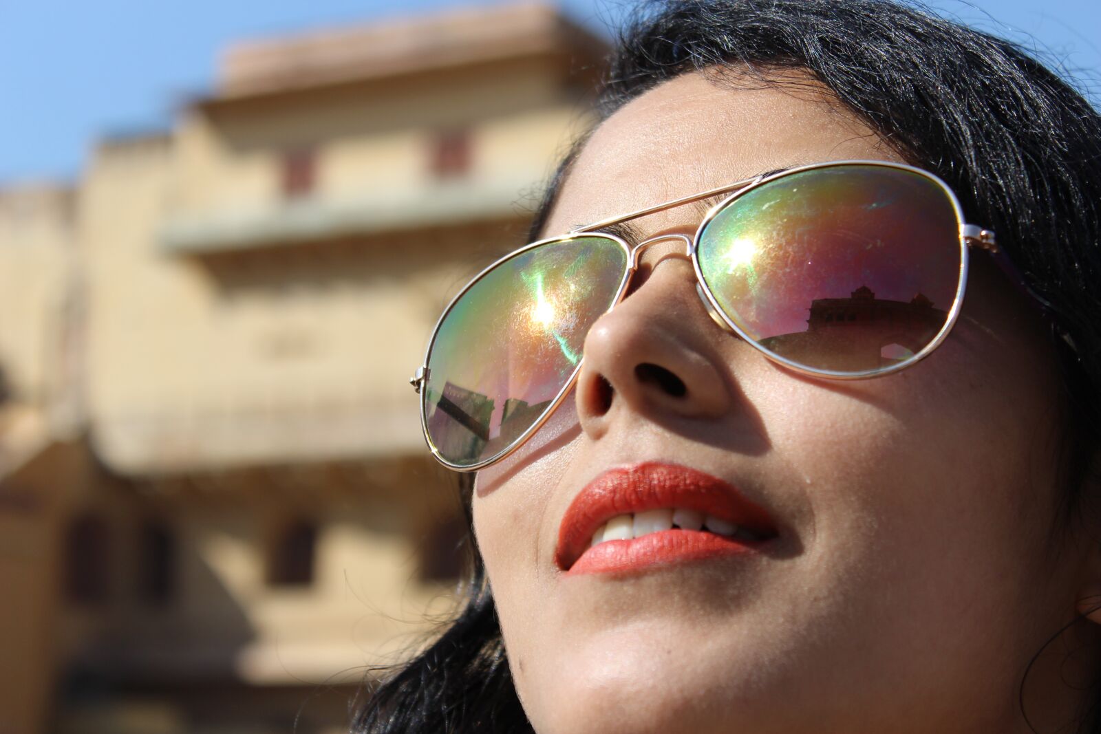 Canon EOS 700D (EOS Rebel T5i / EOS Kiss X7i) sample photo. Woman, sunglasses, smile photography