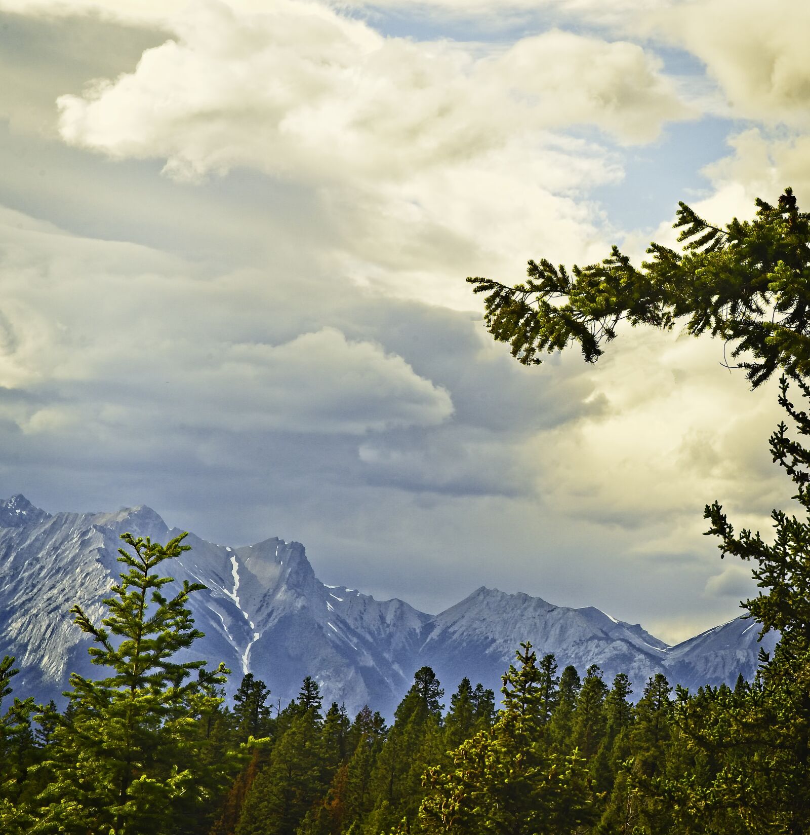 Sony FE 24-105mm F4 G OSS sample photo. Mountains, sunset, landscape photography