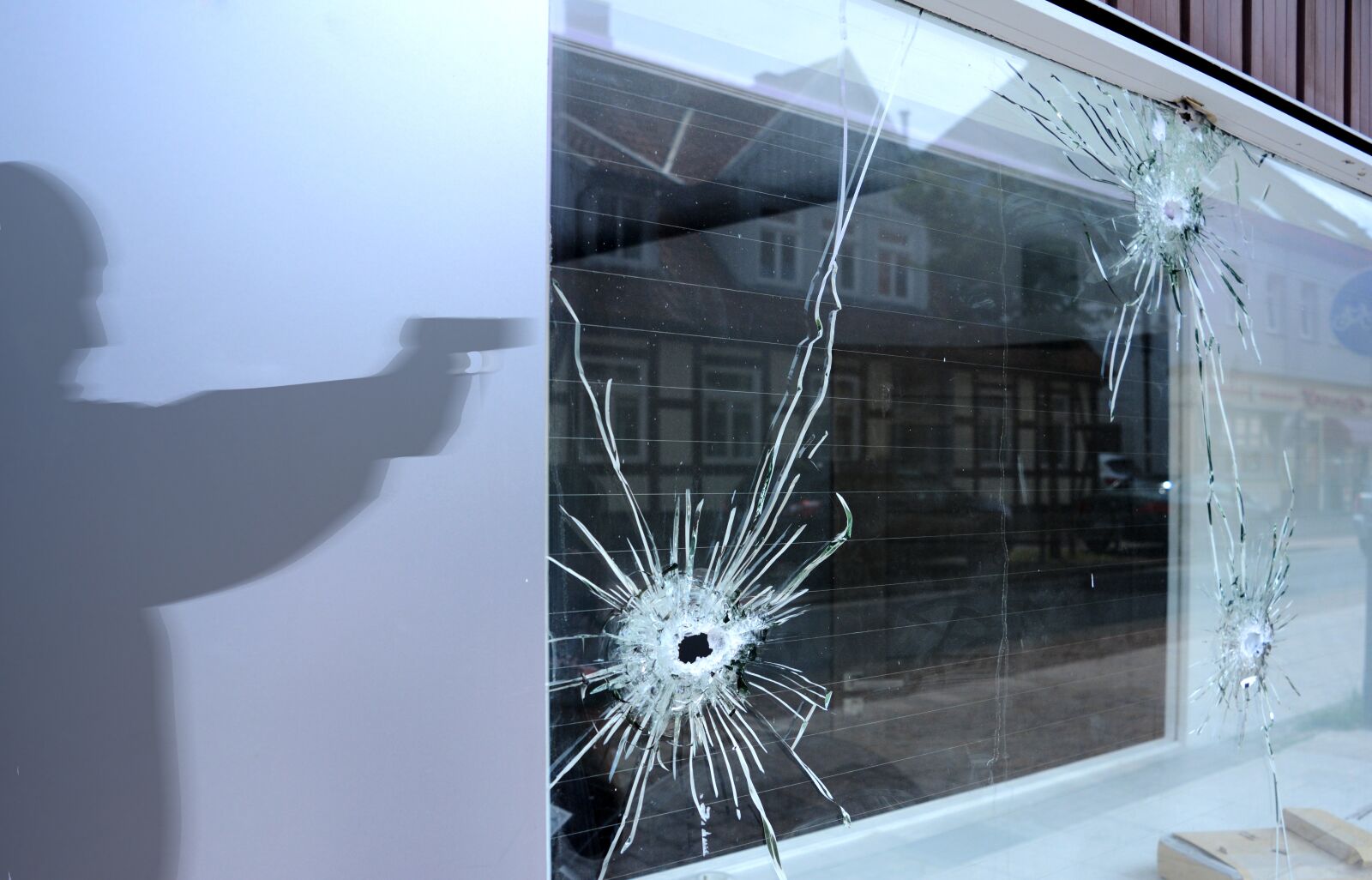 Nikon D5200 sample photo. Burglar, shot, shoot photography