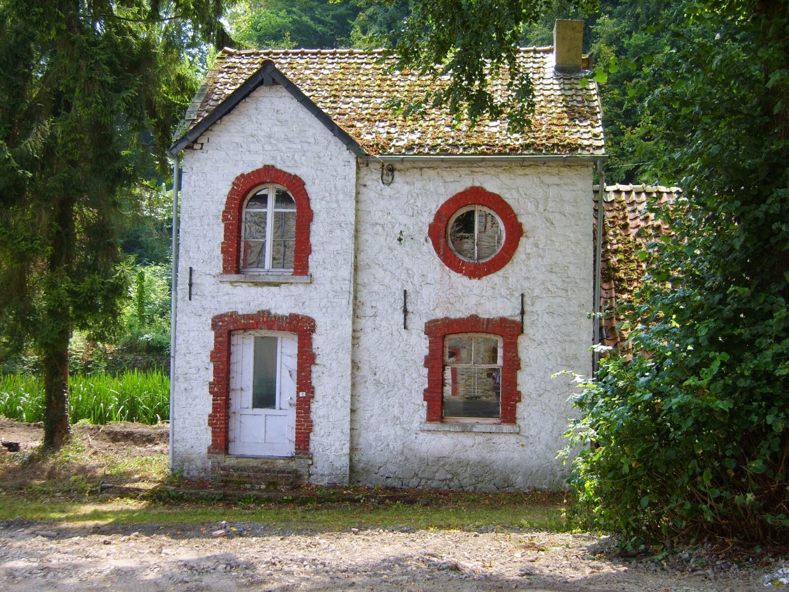 Samsung Digimax S830 / Kenox S830 sample photo. House, ardennes, cottage photography