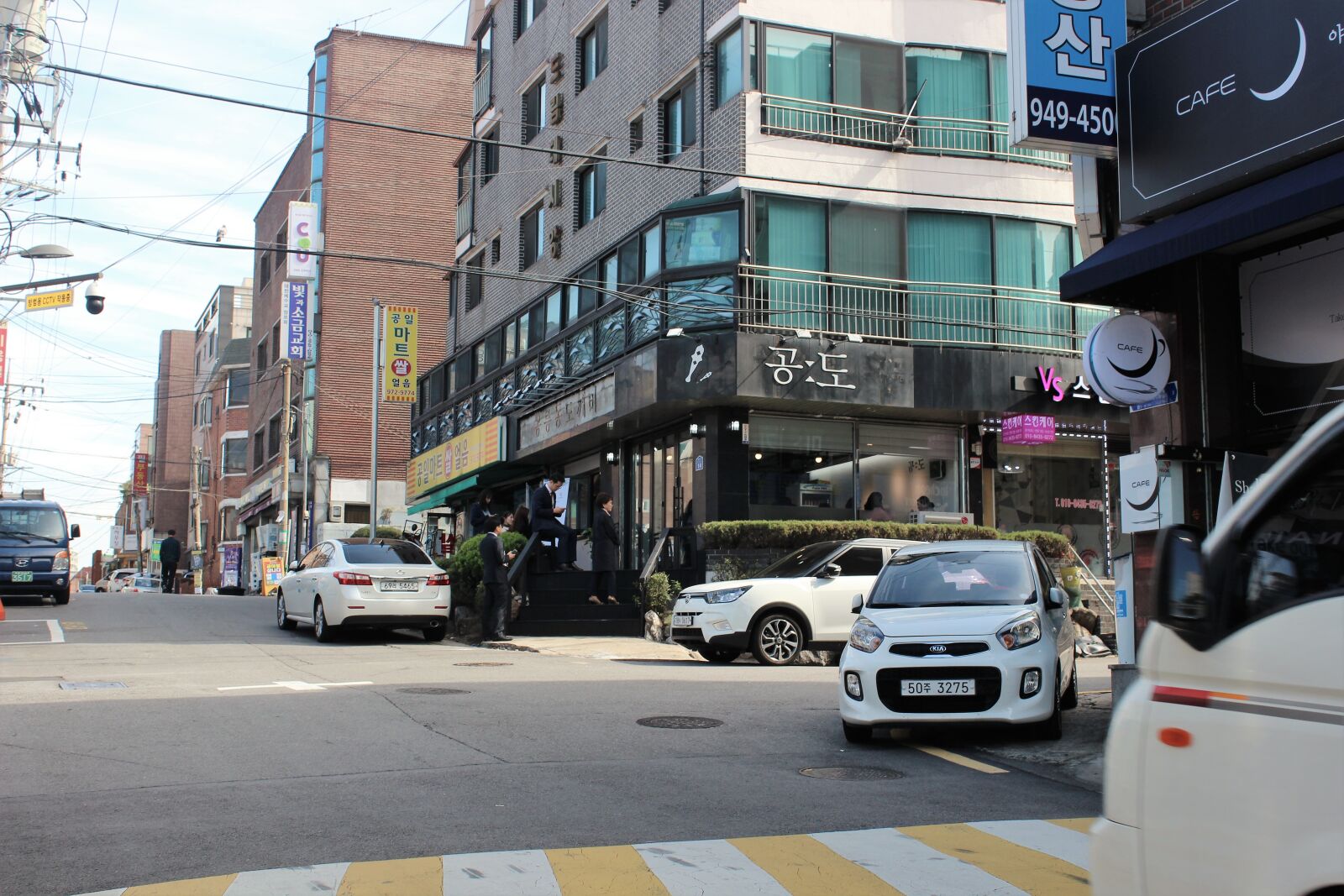 Canon EOS 600D (Rebel EOS T3i / EOS Kiss X5) sample photo. Alley, republic of korea photography
