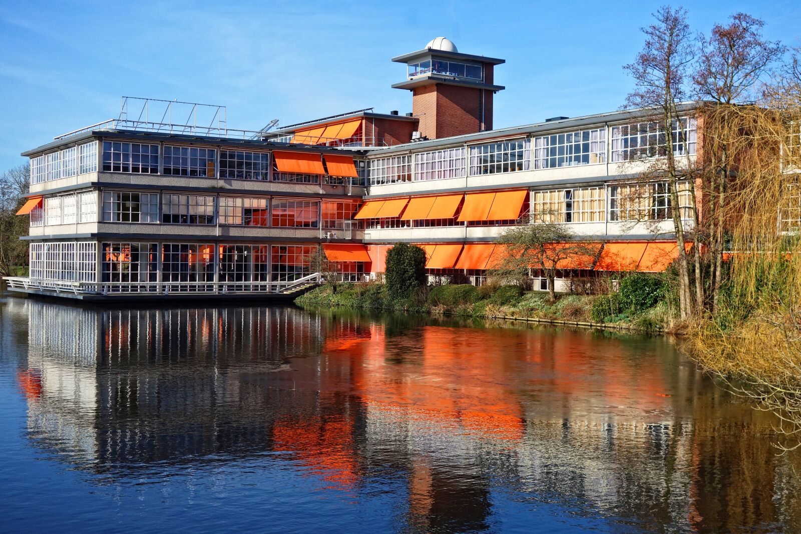 Sony Cyber-shot DSC-RX100 sample photo. Building, water, reflection photography