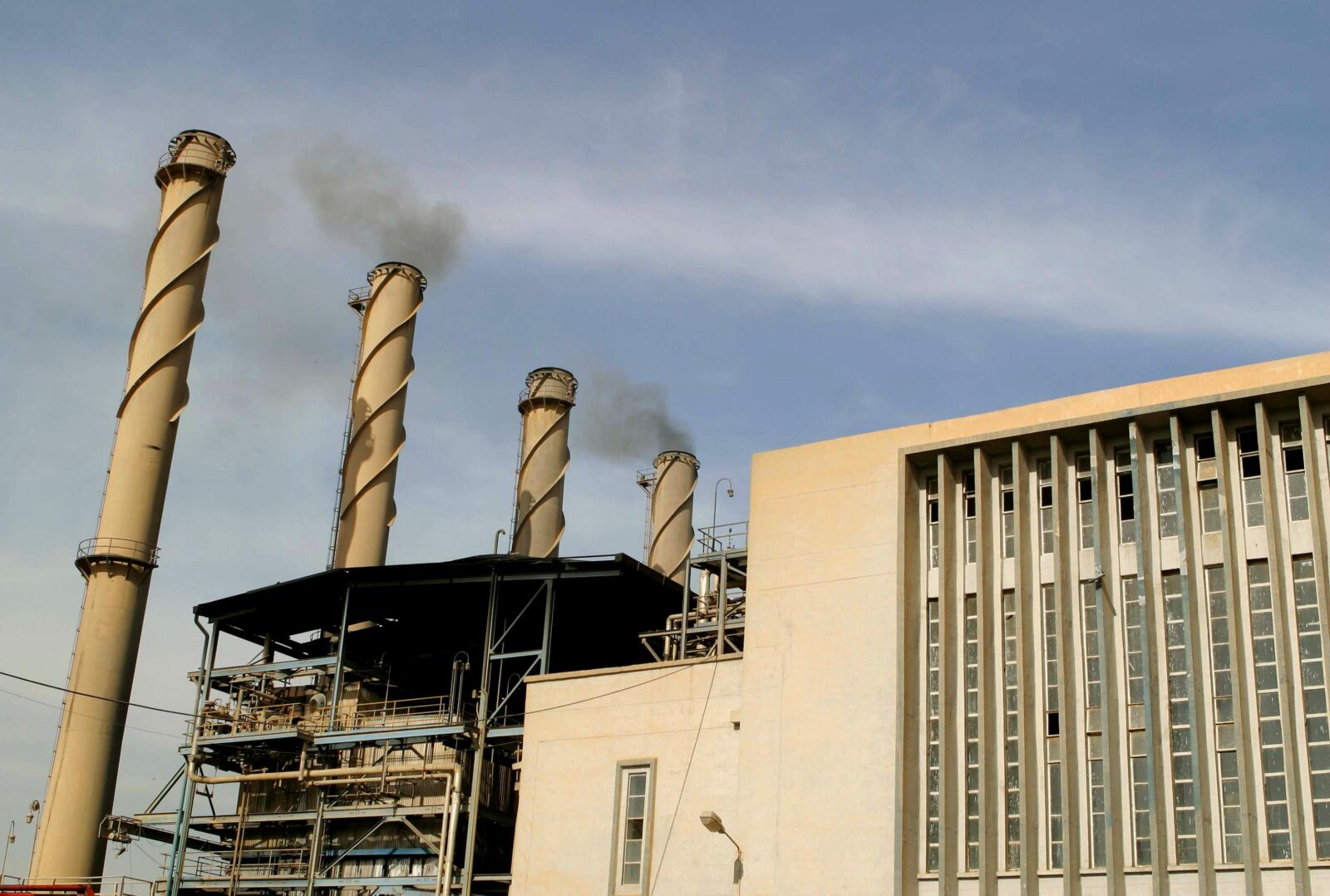 Canon EOS D60 sample photo. General, baghdad, power, plant photography