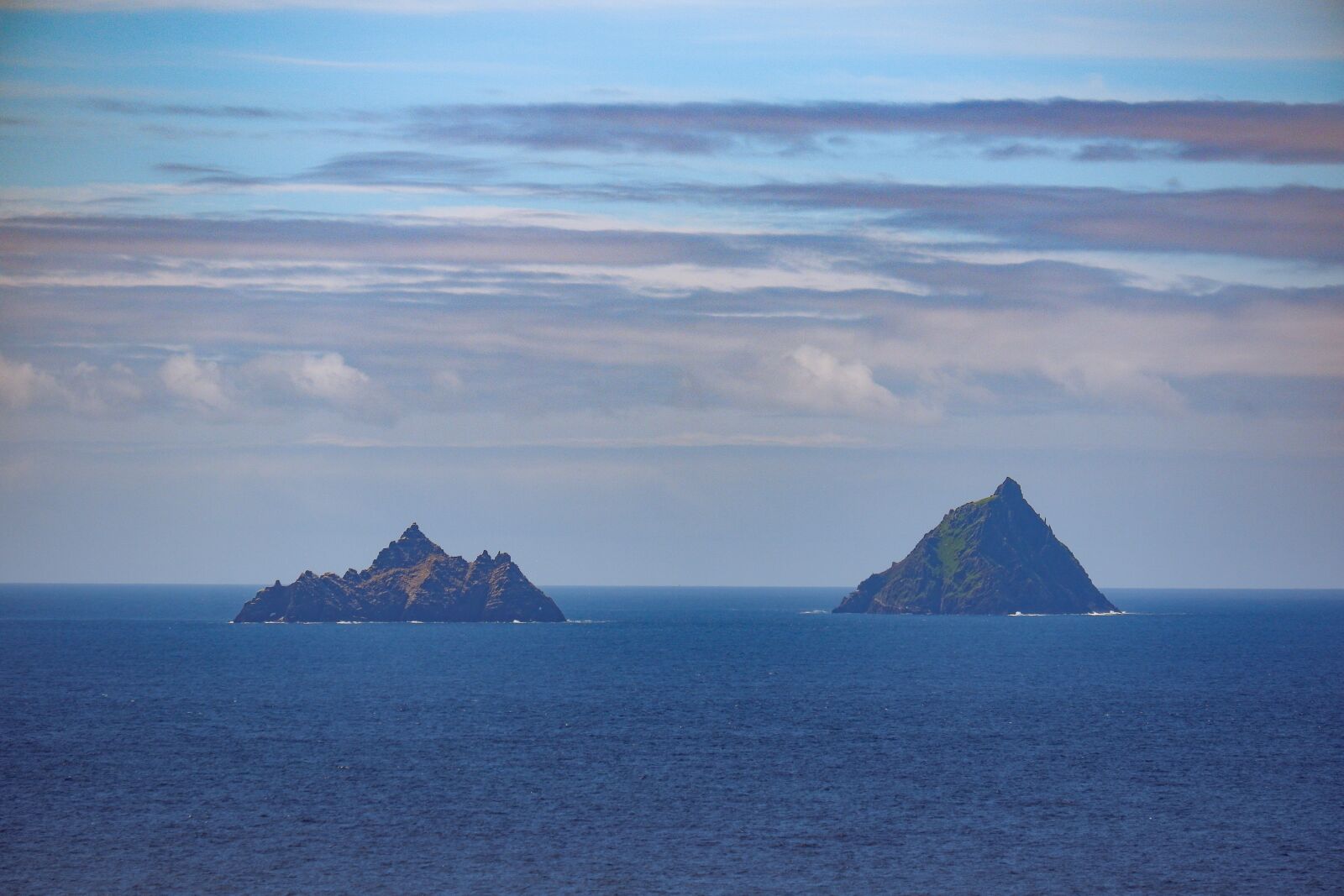 Fujifilm X-A5 sample photo. Island, rocks, ocean photography
