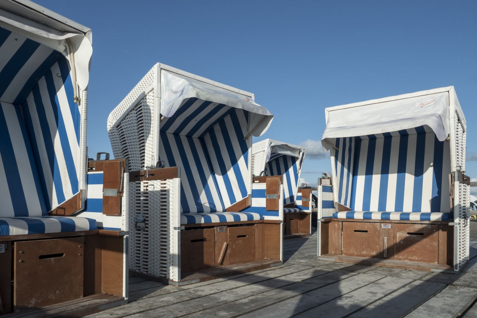 Olympus OM-D E-M5 II + Olympus M.Zuiko Digital ED 12-40mm F2.8 Pro sample photo. Clubs, beach, st peter photography