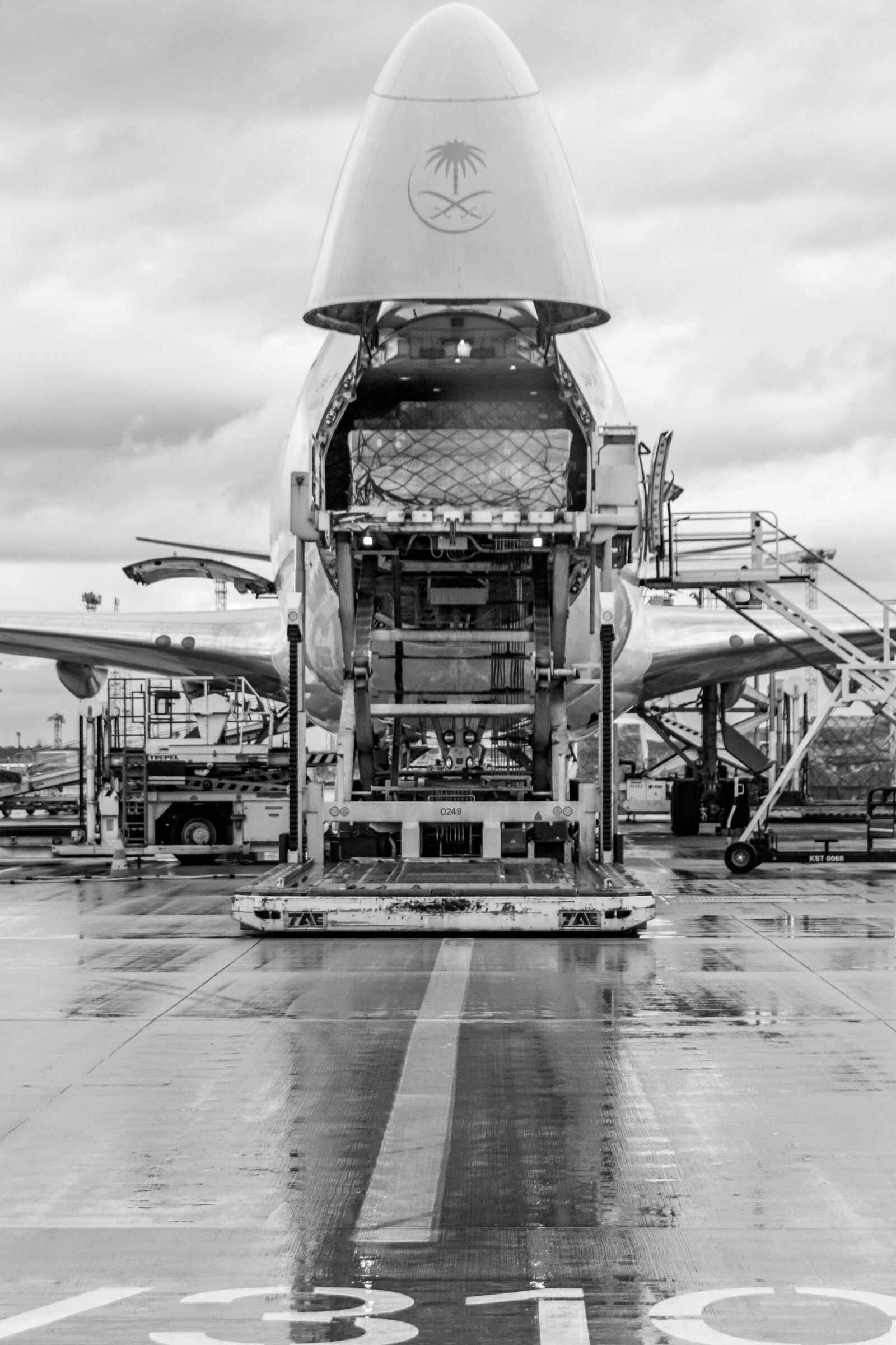Canon EOS 77D (EOS 9000D / EOS 770D) sample photo. Vehicle, aircraft, airplane photography