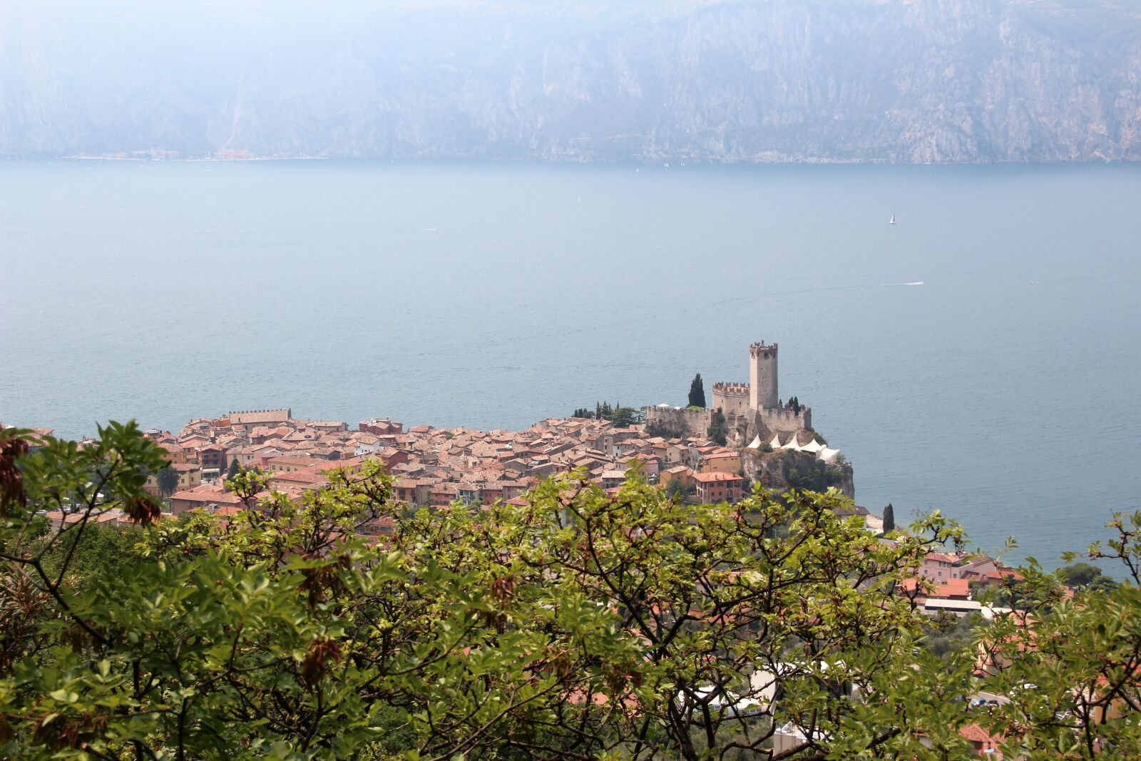 Canon EOS 600D (Rebel EOS T3i / EOS Kiss X5) sample photo. Italy, malcesine, garda photography