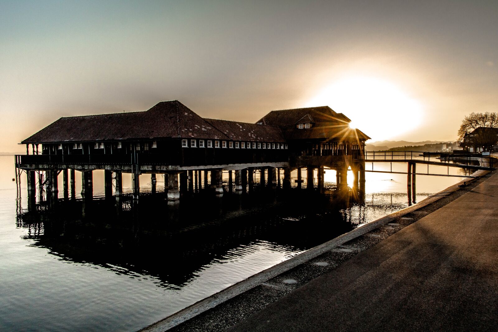 Canon EOS 700D (EOS Rebel T5i / EOS Kiss X7i) sample photo. Waters, dawn, sunset photography