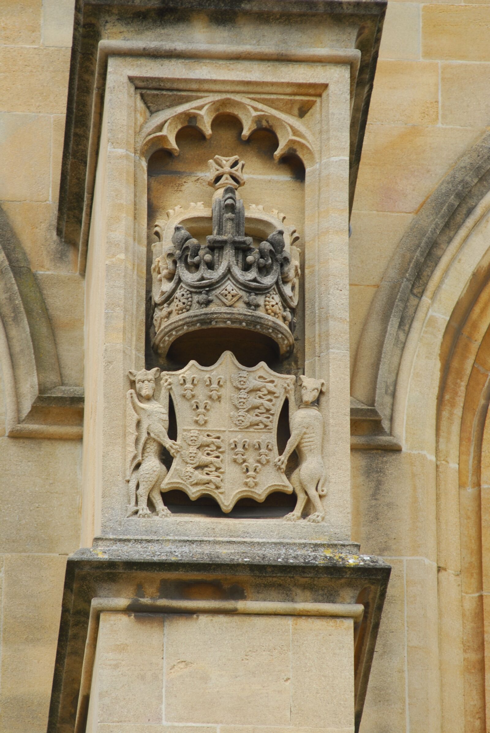 Nikon D200 sample photo. Windsor castle, lamp, crown photography