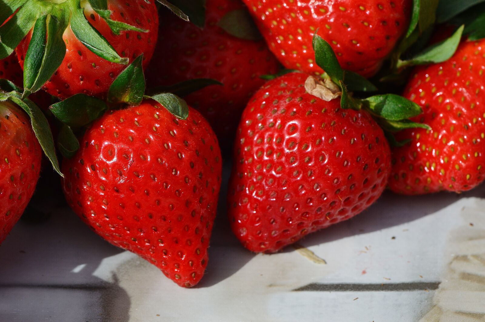 Nikon D3200 sample photo. Strawberries, fruit, close up photography