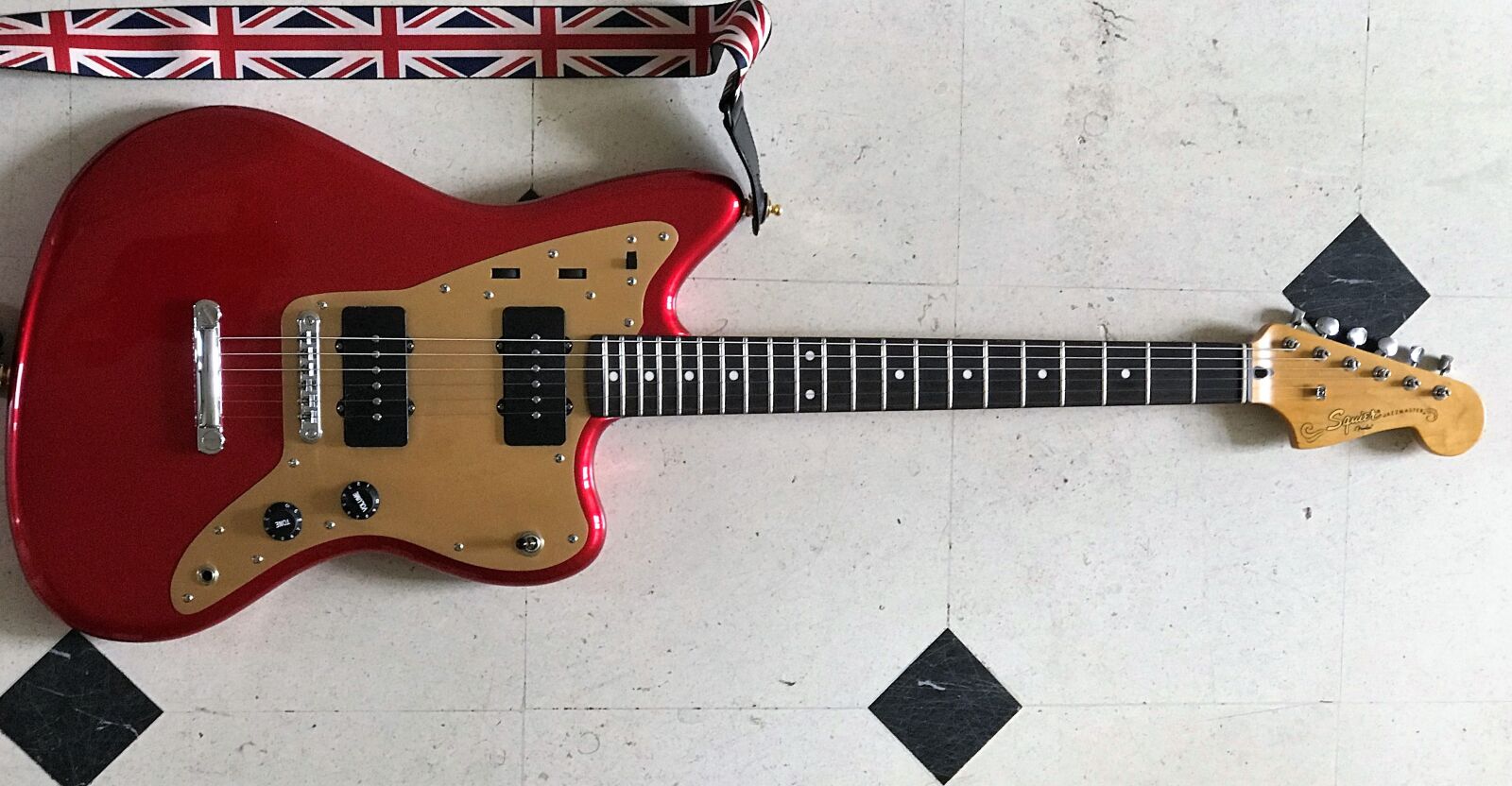 Apple iPhone 7 Plus sample photo. Fender, squier, jazzmaster photography