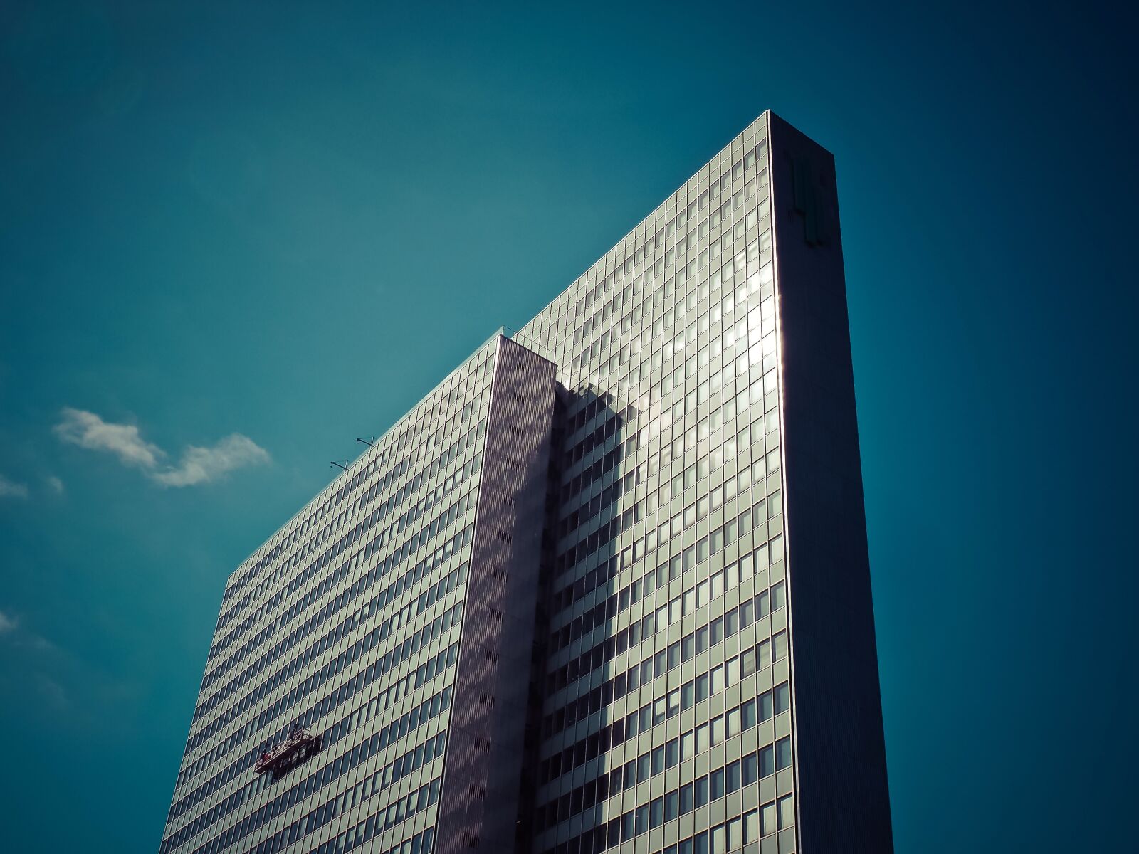 Olympus OM-D E-M10 sample photo. Architecture, modern, skyscraper photography