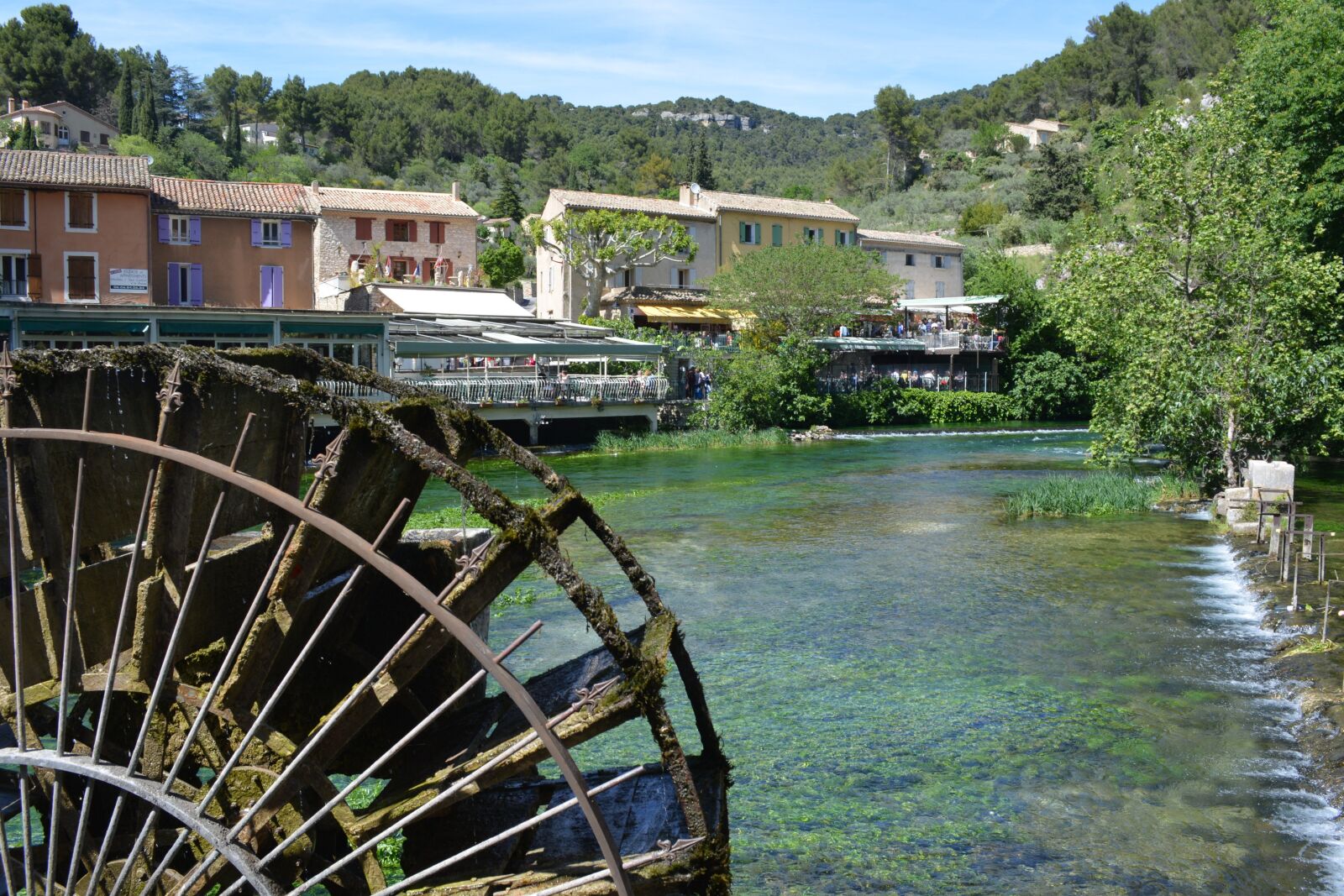 Nikon D5200 sample photo. Fontaine de vaucluse, village photography