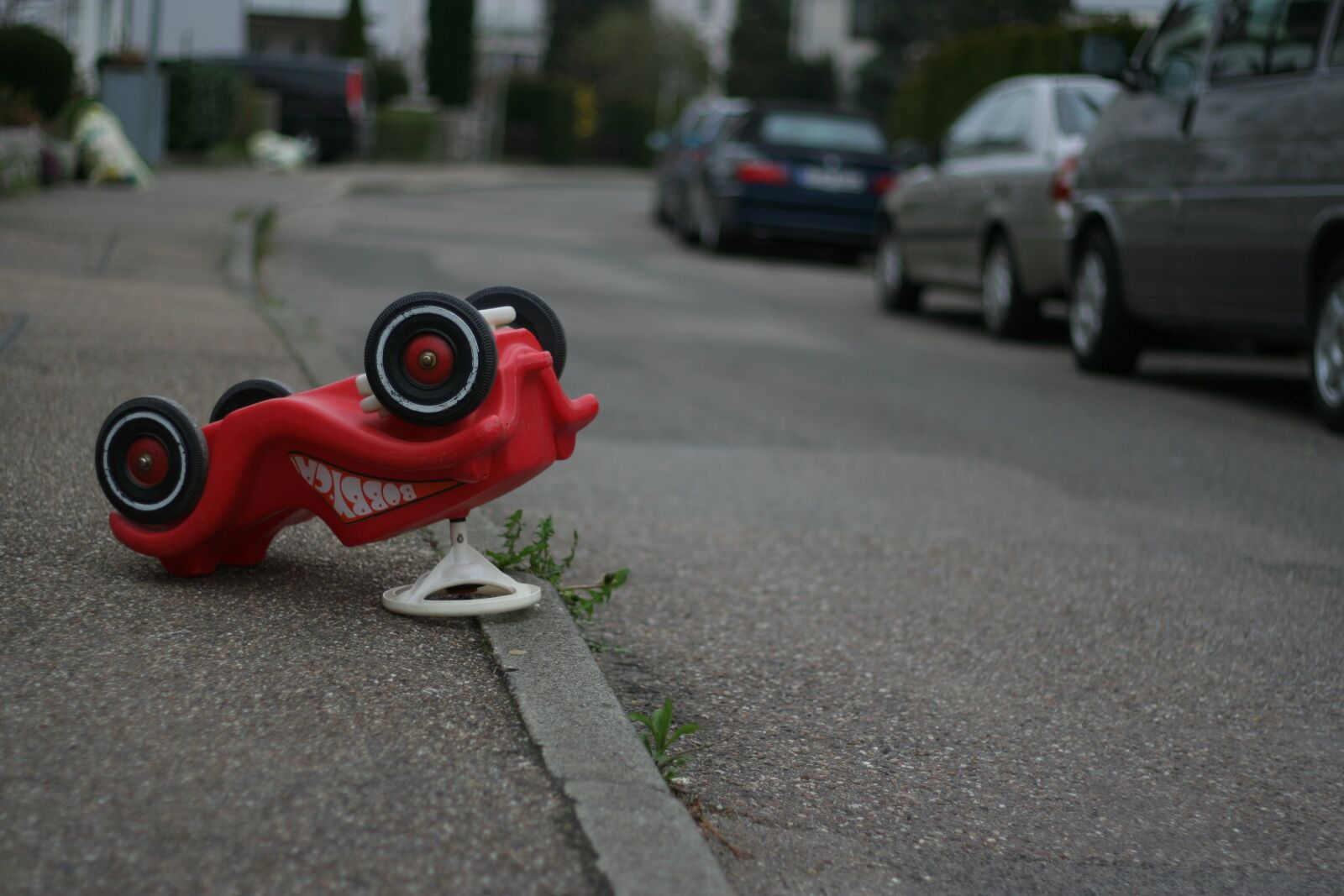 Canon EOS 350D (EOS Digital Rebel XT / EOS Kiss Digital N) sample photo. Bobby car, unfall, gefahr photography