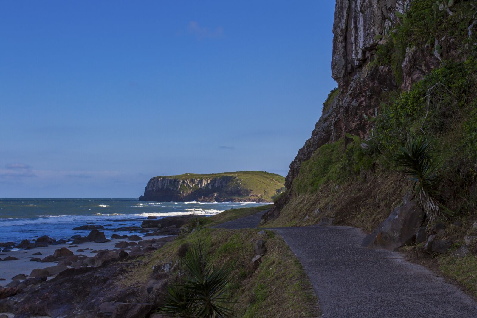 Canon EOS 7D + Canon EF 17-40mm F4L USM sample photo. Beach, path, passage photography