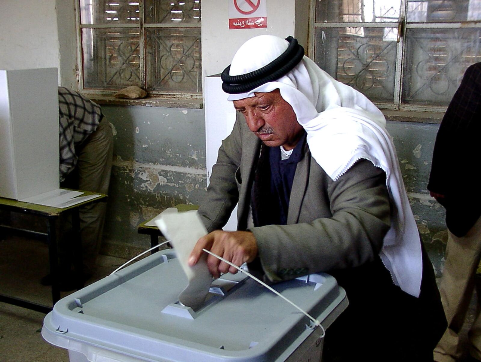 Olympus E100RS sample photo. Palestinian, elections, widely, legitimate photography