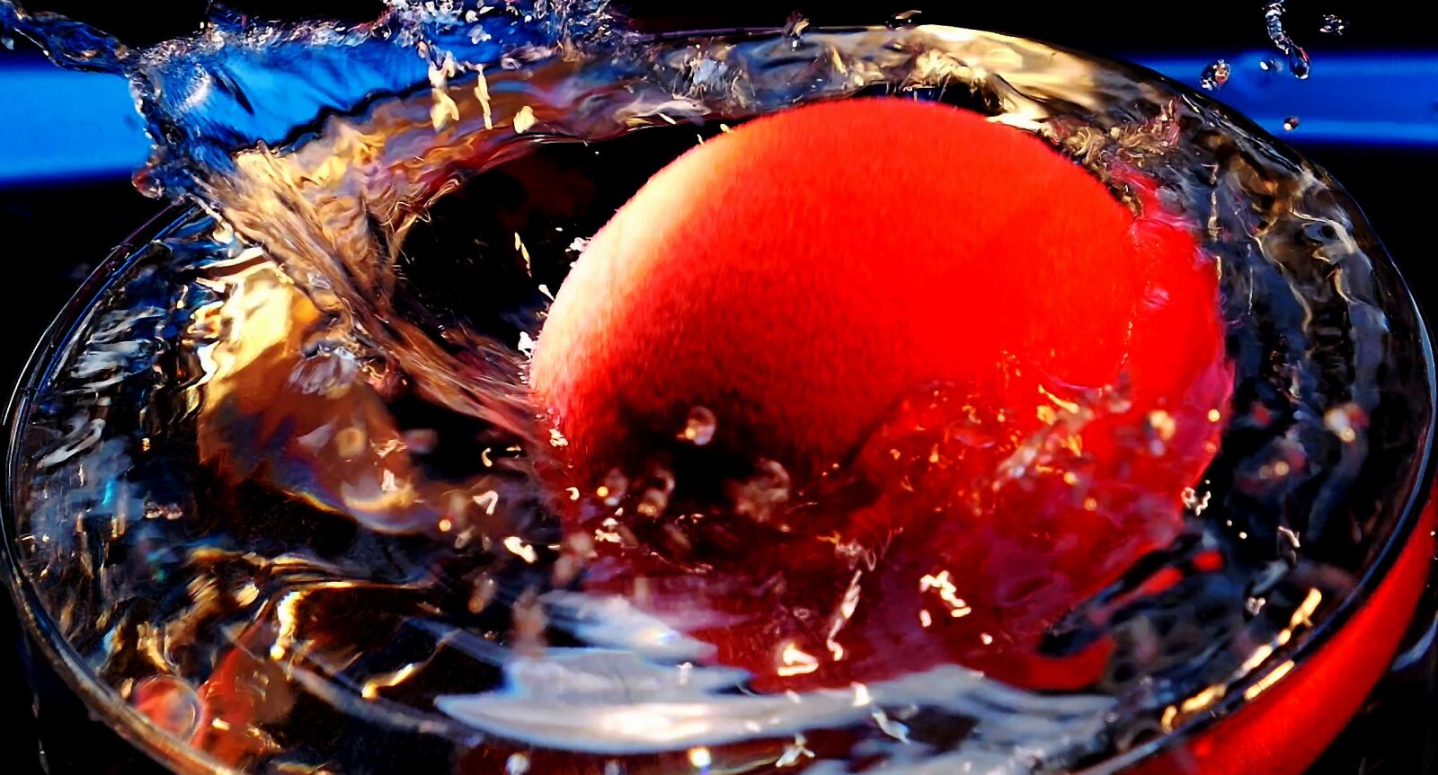 Panasonic Lumix DMC-LX10 (Lumix DMC-LX15) sample photo. Water, fontaine, ball photography