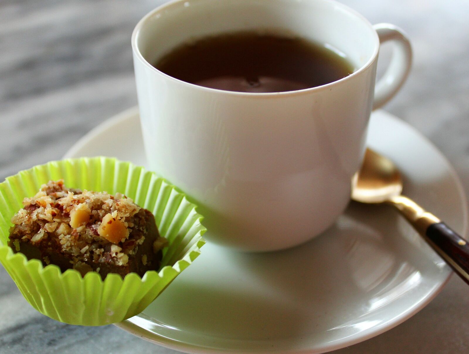 Canon EOS 1300D (EOS Rebel T6 / EOS Kiss X80) sample photo. Cup, coffee, drink photography