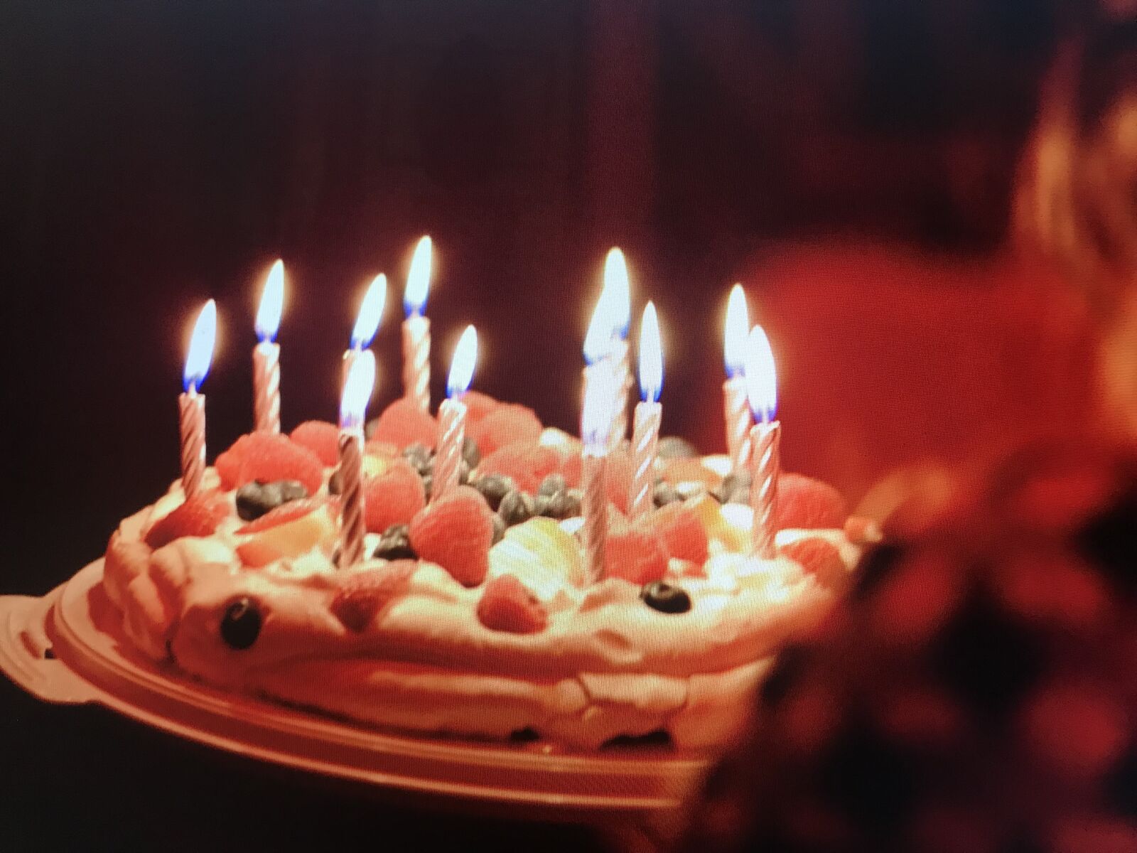 iPhone 7 back camera 3.99mm f/1.8 sample photo. Celebration, cake, candles photography